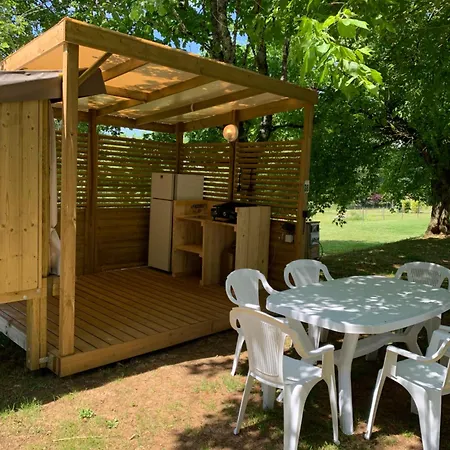 مكان تخييم Cop'campetoiles *